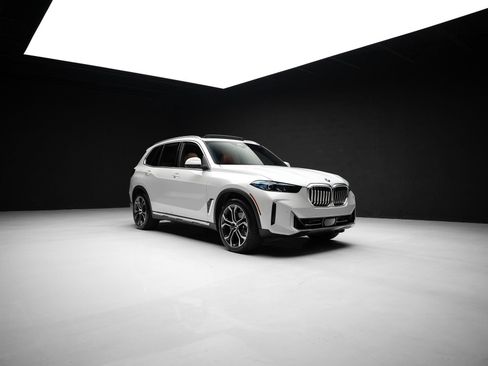 Used 2024 BMW X5 sDrive40i w/ Premium Package RWD image 87