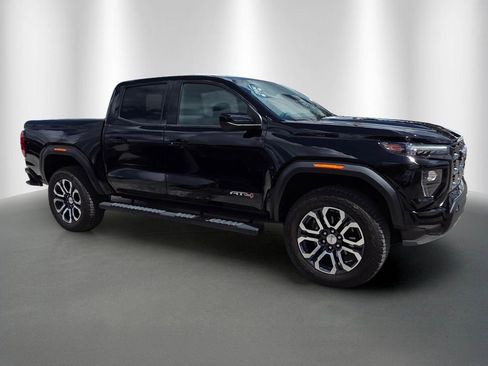 Used 2024 GMC Canyon AT4 w/ AT4 Premium Package AWD/4WD image 2