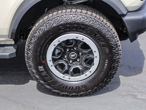 New 2026 Ford Bronco 2-Door w/ Sasquatch Package AWD/4WD image 12