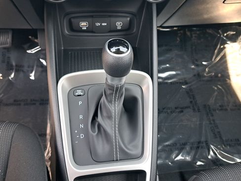 Used 2026 Hyundai Venue SE FWD image 22