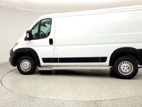 Used 2025 RAM ProMaster 2500 w/ U-Haul Equipment Group FWD image 8