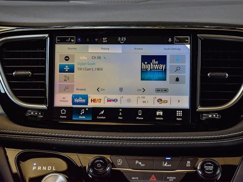 New 2026 Chrysler Pacifica Limited w/ S Appearance Package image 13