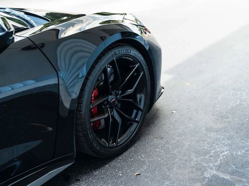 Used 2025 Chevrolet Corvette Z06 RWD image 11