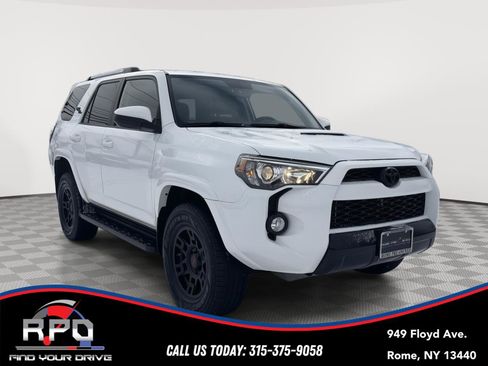 Used 2017 Toyota 4Runner TRD Off-Road image 7