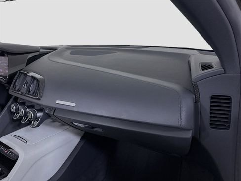 Used 2021 Audi R8 V10 w/ Premium Package image 28