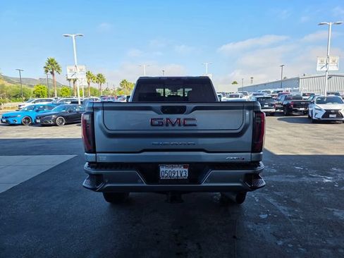 Used 2024 GMC Sierra 2500 AT4 w/ AT4 Premium Plus Package AWD/4WD image 8