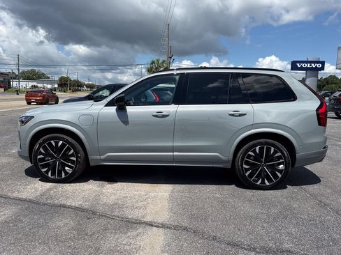 New 2026 Volvo XC90 T8 Ultra w/ Lounge Package AWD/4WD image 2