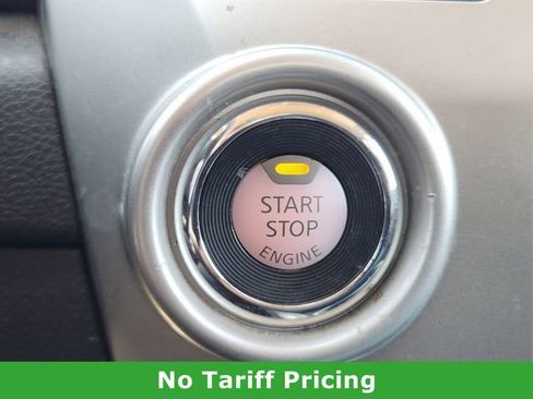 Used 2018 Nissan Titan SV w/ SV Convenience Package image 21