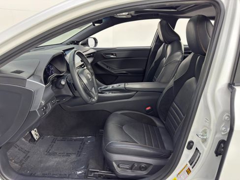 Used 2021 Toyota Avalon XSE image 16