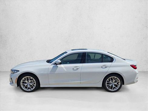 Used 2025 BMW 330i xDrive Sedan AWD/4WD image 8