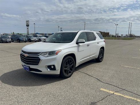 Used 2021 Chevrolet Traverse Premier AWD/4WD image 6