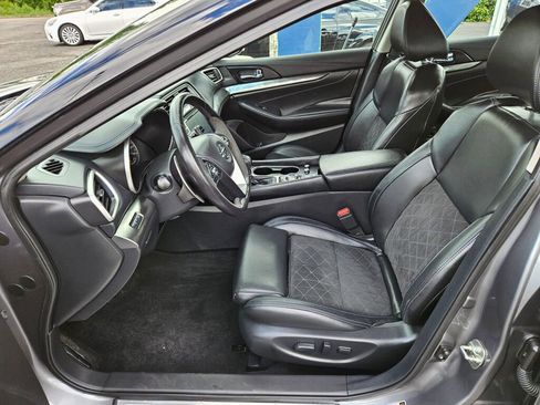 Used 2017 Nissan Maxima SR w/ Midnight Edition FWD image 13