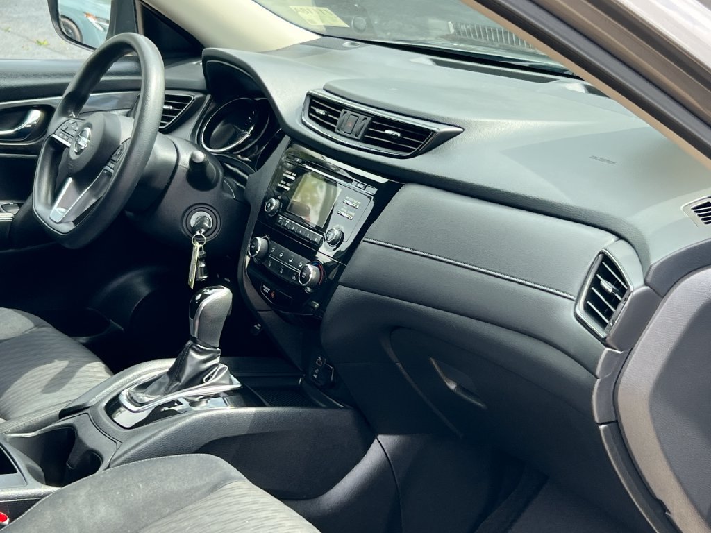 Used 2017 Nissan Rogue S FWD image 22