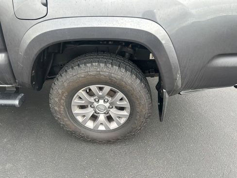 Used 2018 Toyota Tacoma SR5 image 19