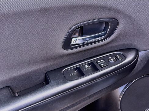Used 2022 Honda HR-V LX image 16