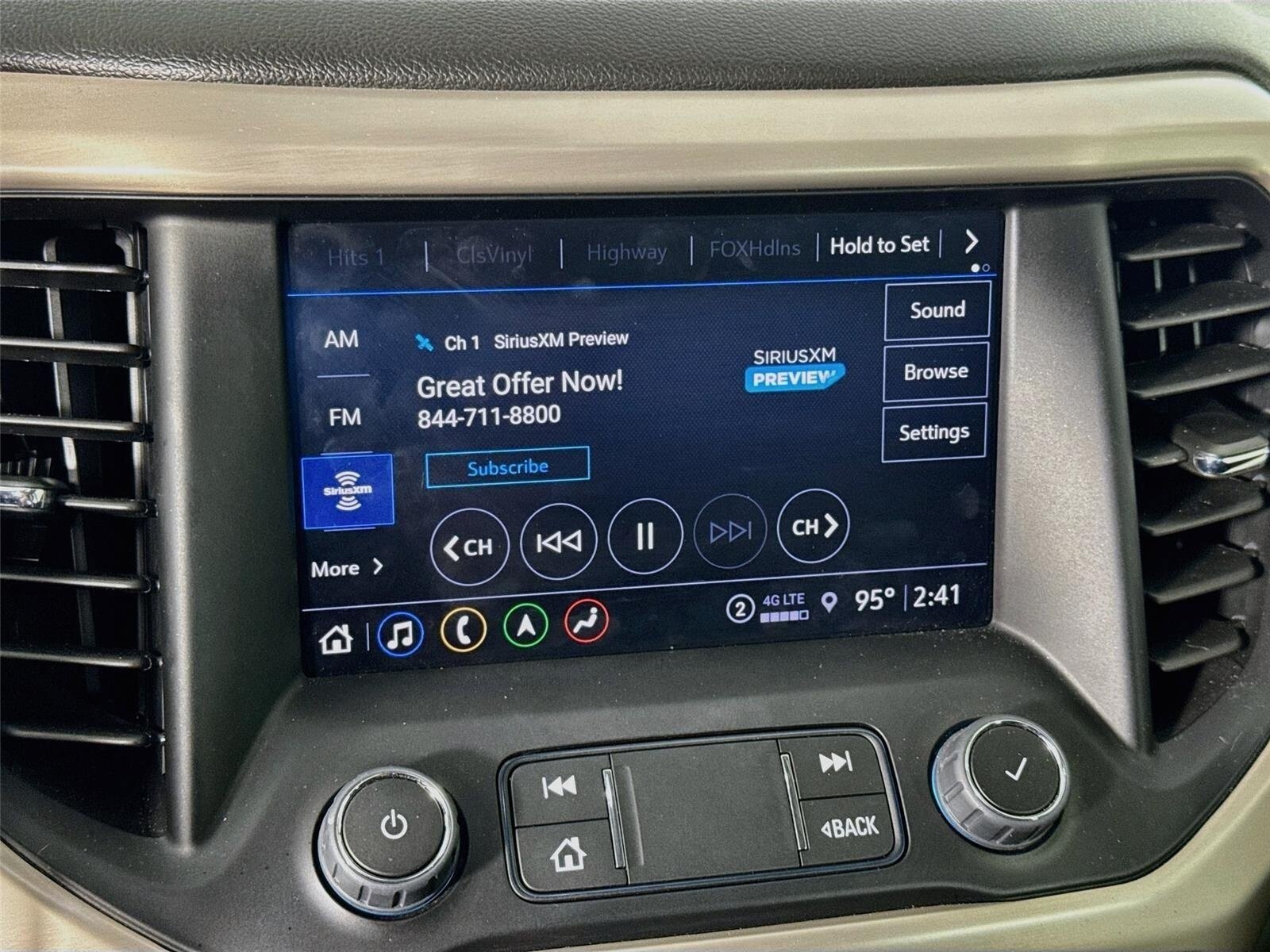 Certified 2023 GMC Acadia Denali w/ Denali Ultimate Package FWD image 15