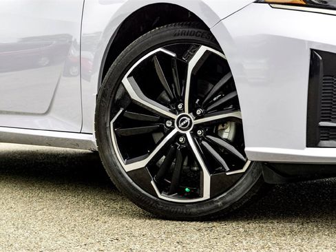 Used 2025 Nissan Altima 2.5 SR image 2