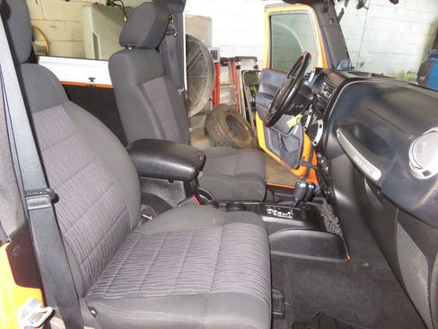 Used 2012 Jeep Wrangler Sahara image 25