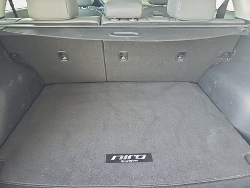 Used 2019 Kia Niro EX w/ Option Group 040 FWD image 10