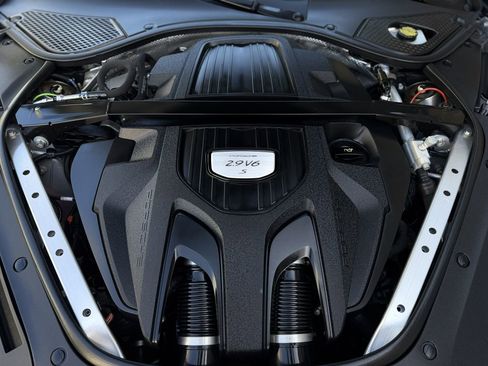 Used 2018 Porsche Panamera 4S AWD/4WD image 38