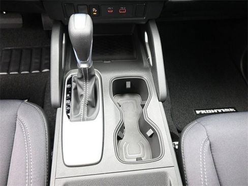 New 2025 Nissan Frontier SV image 9