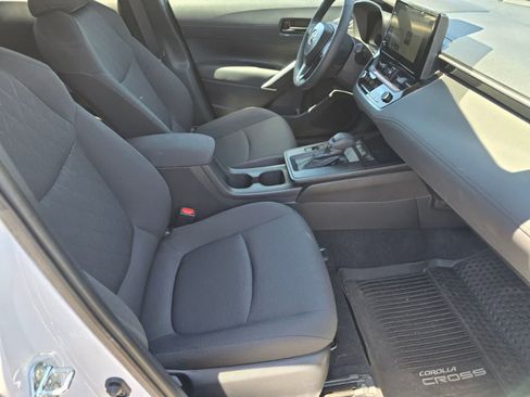 Used 2026 Toyota Corolla Cross LE w/ Moonroof Package AWD/4WD image 12