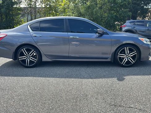 Used 2017 Honda Accord Sport image 4