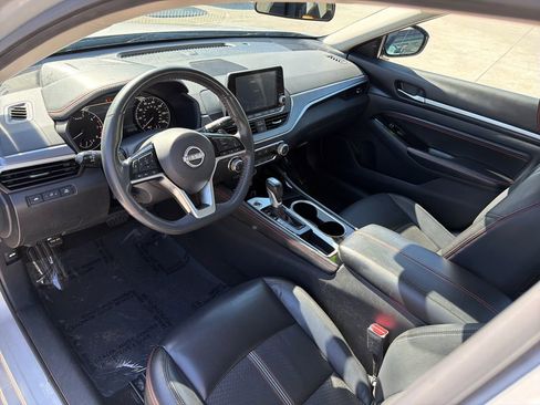 Used 2023 Nissan Altima 2.5 SR FWD image 13