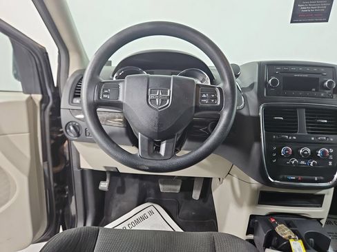Used 2017 Dodge Grand Caravan SE w/ Power Window Group FWD image 14