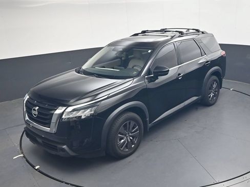 Used 2022 Nissan Pathfinder SV w/ SV Premium Package FWD image 42