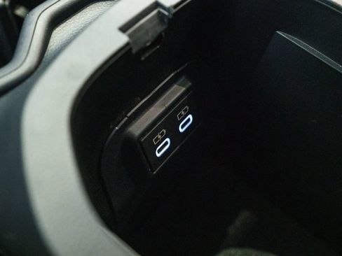 Used 2025 Toyota RAV4 LE AWD/4WD image 29