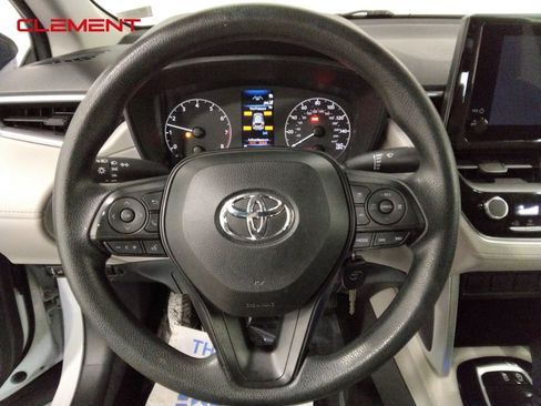 Used 2024 Toyota Corolla Cross L image 10