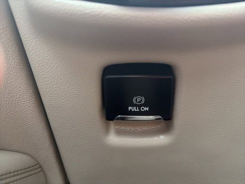 Used 2017 Lincoln MKZ Select image 19