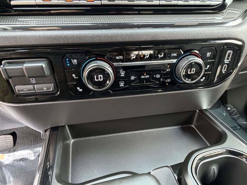 Used 2023 Chevrolet Silverado 1500 ZR2 w/ Technology Package AWD/4WD image 10