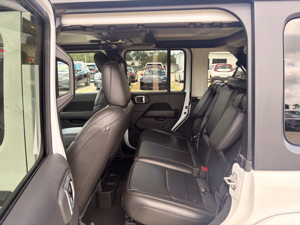 Used 2022 Jeep Wrangler Unlimited Sahara AWD/4WD image 57