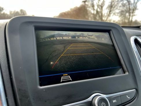 Used 2019 Chevrolet Equinox LT image 38