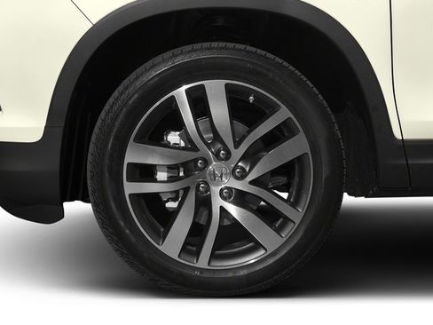 Used 2017 Honda Pilot Touring image 11
