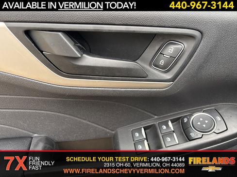 Used 2022 Ford Escape SE w/ SE Sport Appearance Package image 10