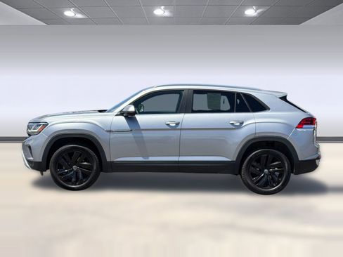 Used 2023 Volkswagen Atlas Cross Sport SE w/ Black Wheel Package AWD/4WD image 2