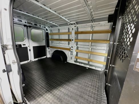 Used 2025 RAM ProMaster 2500 w/ U-Haul Equipment Group FWD image 23