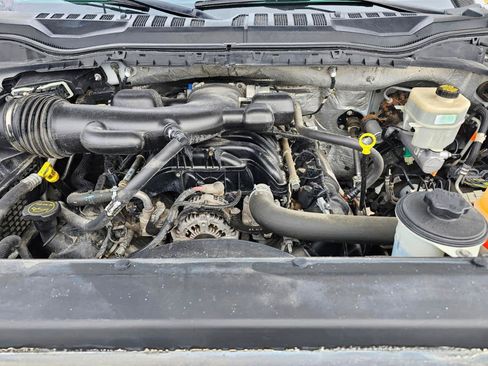 Used 2017 Ford F550 4x4 Regular Cab Super Duty w/ Power Equipment Group image 9