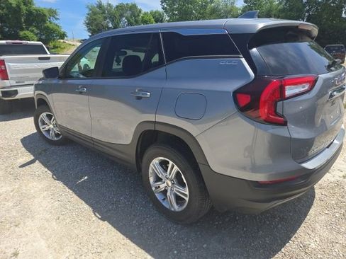 Used 2024 GMC Terrain SLE AWD/4WD image 7