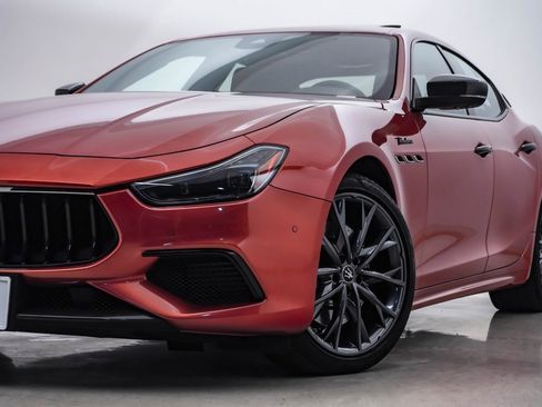 Certified 2022 Maserati Ghibli Modena Q4 image 2