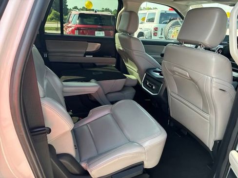 Used 2025 Ford Expedition Max Active RWD image 46