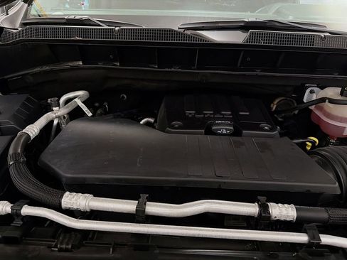 Used 2023 Chevrolet Silverado 1500 LT AWD/4WD image 31