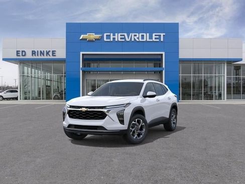 New 2026 Chevrolet Trax LT w/ Driver Confidence Package FWD image 8