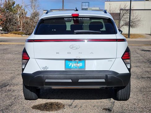 Used 2025 Hyundai Kona SEL image 5