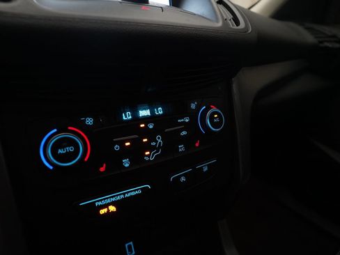 Used 2018 Ford Escape SE w/ SE Sync 3 Package AWD/4WD image 21