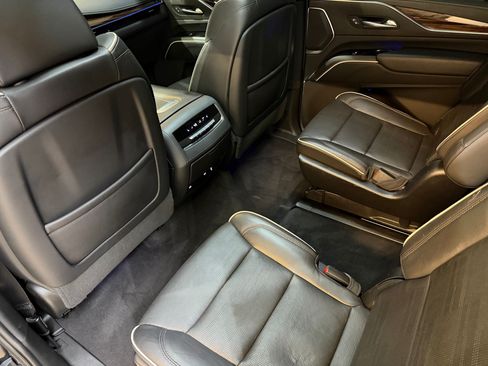 Used 2022 Cadillac Escalade ESV Premium Luxury RWD image 43