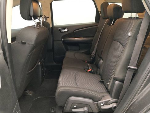 Used 2019 Dodge Journey SE w/ Blacktop Package image 18